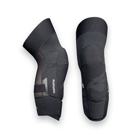 RODILLERA BLUEGRASS AURA CORE NEGRO T.S (40-43cm)