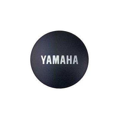 TAPA LOGO YAMAHA MOTORES PW NEGRO/LOGO PLATA